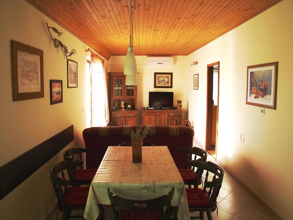 Apartment Zvonar Donji Okrug  Pokoj fotografie